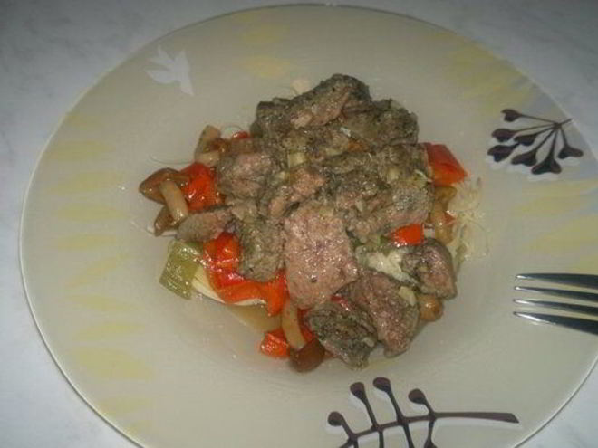 Рецепт спагетти со сладкими перцами и опятами и печень в горшочке