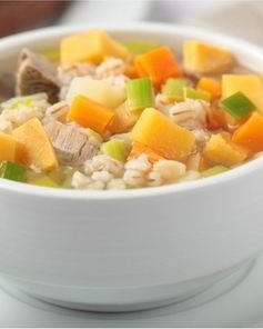 Баранина с овощами и перловкой