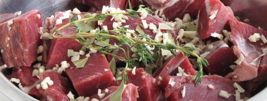 баранина в пиве с пряными сливами. Шаг 2