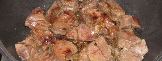 баранина в пиве с пряными сливами. Шаг 7