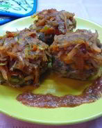 Биточки под соусом