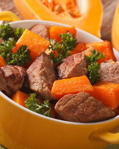 Говядина тушеная с тыквой