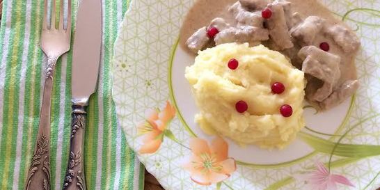 Говядина в сметанном соусе