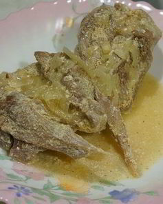 Индейка, тушеная в сметане