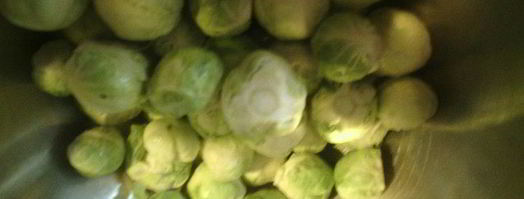 куриные голени с овощами и брюссельской капустой. Шаг 2