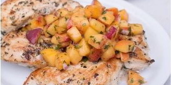 Куриные грудки с персиком