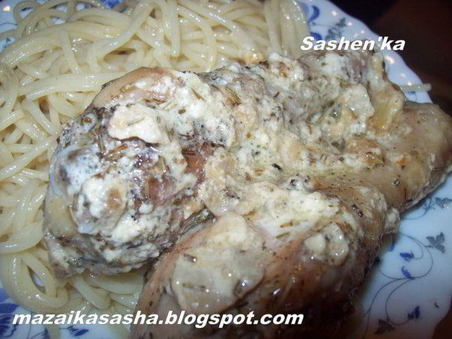 Рецепт куриных ножек с розмарином в сливочно-чесночном соусе