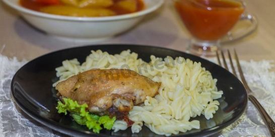 Курица с чесноком в майонезе в духовке