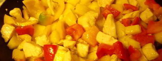 курица с перцем и ананасами в кисло-сладком соусе. Шаг 3