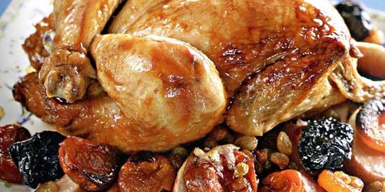 Курица, запеченная с фруктами