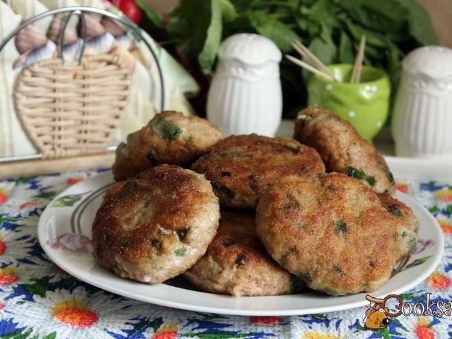 Рецепт мясных биточков с картофелем и черемшой