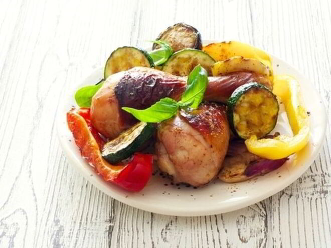 Рецепт сочной курицы с овощами