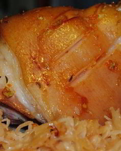 Свиная рулька по-немецки