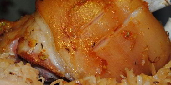 Свиная рулька по-немецки