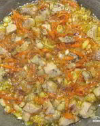 Свинина с луком и морковью