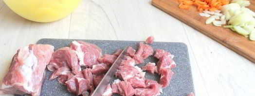 свинина тушеная с картофелем в мультиварке. Шаг 5