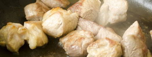 свинина тушеная с луком. Шаг 3