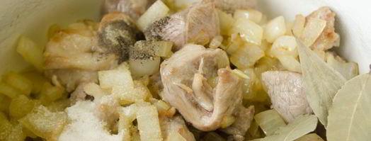 свинина тушеная с луком. Шаг 7