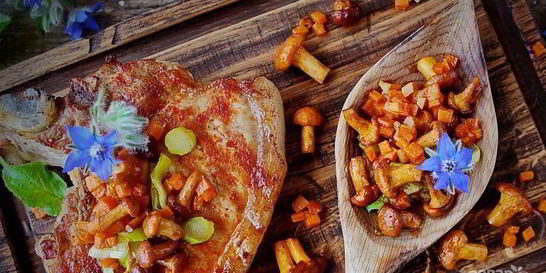 Свинина в сковороде