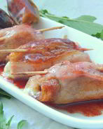 Свиные рулетики с фаршированными финиками