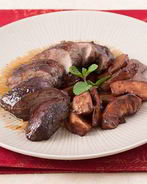 Утка в медовой карамели с яблоками