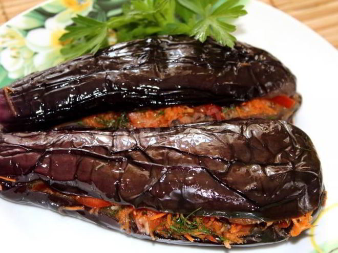 Рецепт баклажанов фаршированных овощами укропом и чесноком