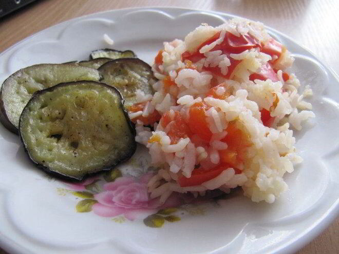 Рецепт баклажанов с красным паровым рисом