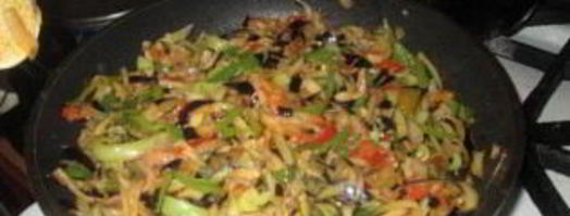 баклажаны, жаренные с перцем и помидорами. Шаг 5