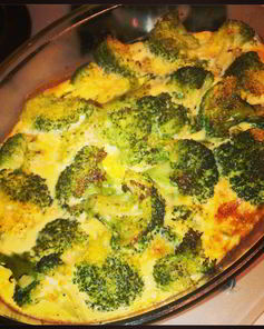 Брокколи, запеченная в духовке, с яйцами и травами