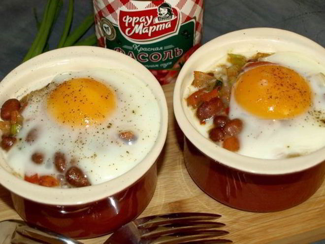 Рецепт фасоли с овощами и яйцом