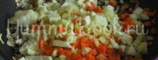 кабачки, фаршированные курицей и овощами. Шаг 6