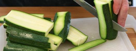 кабачки в кляре в духовке. Шаг 3