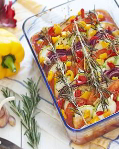 Кабачки запеченные с помидорами и луком