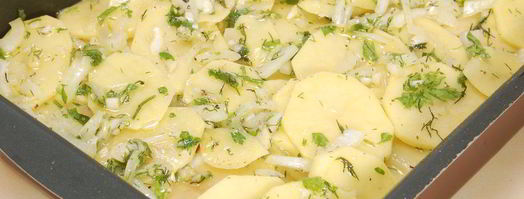 картофель, запеченный с луком, чесноком и помидорами. Шаг 4