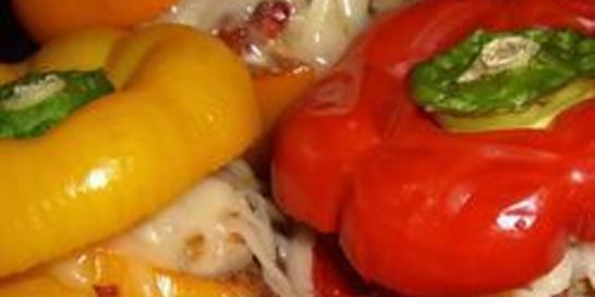 Перец фаршированный кускусом и нутом