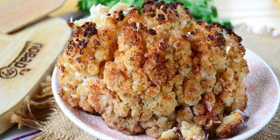 Цветная капуста, запеченная целиком