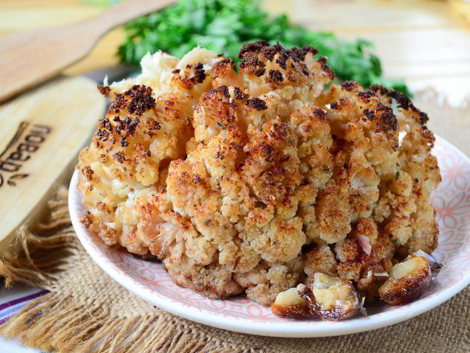 Рецепт цветной капусты, запеченной целиком