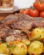 Запеченный картофель с мясом для праздничного стола