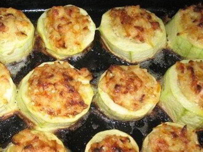 Рецепт запеченных фаршированных кабачков под сыром