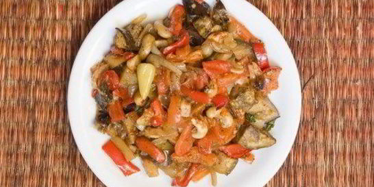 Запеченые овощи с чесноком и пармезаном