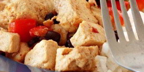 Жареные баклажаны с красным перцем и тофу