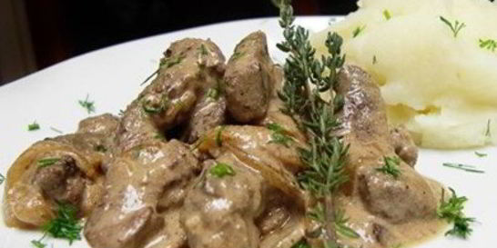 Говяжья печень со сметаной в мультиварке