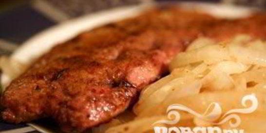 Говяжья печенка с луком