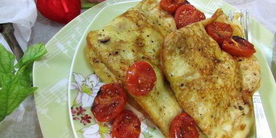 Креспелле с печенью, нутом и помидорами черри