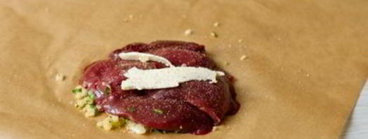 кроличья печень с луком в конверте из пергамента. Шаг 9