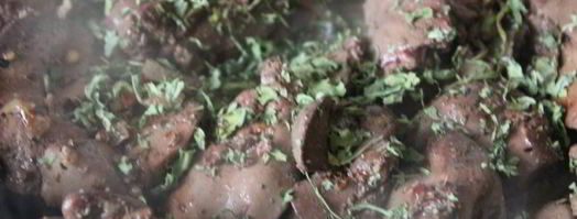 куриная печень с луком и грецкими орехами. Шаг 3