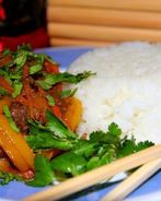 Куриная печень с овощами по-китайски