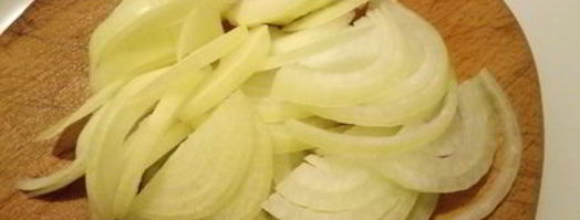 куриная печень с сердечками в сметанном соусе. Шаг 3