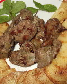 Куриная печень с яблоком