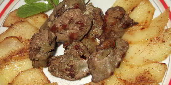 Куриная печень с яблоком